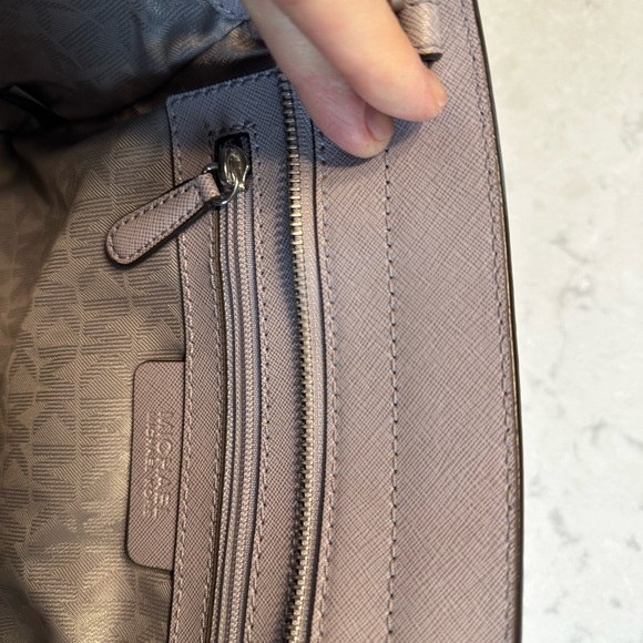 MICHAEL KORS medium lilac Selma satchel - Picture 3 of 4